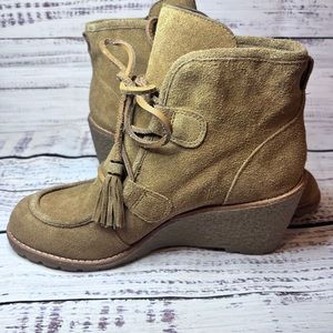 G.H. Bass & Co Suede Leather Booties 7.5 NWOT